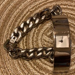 GUESS CHAIN BRACELET WATCH